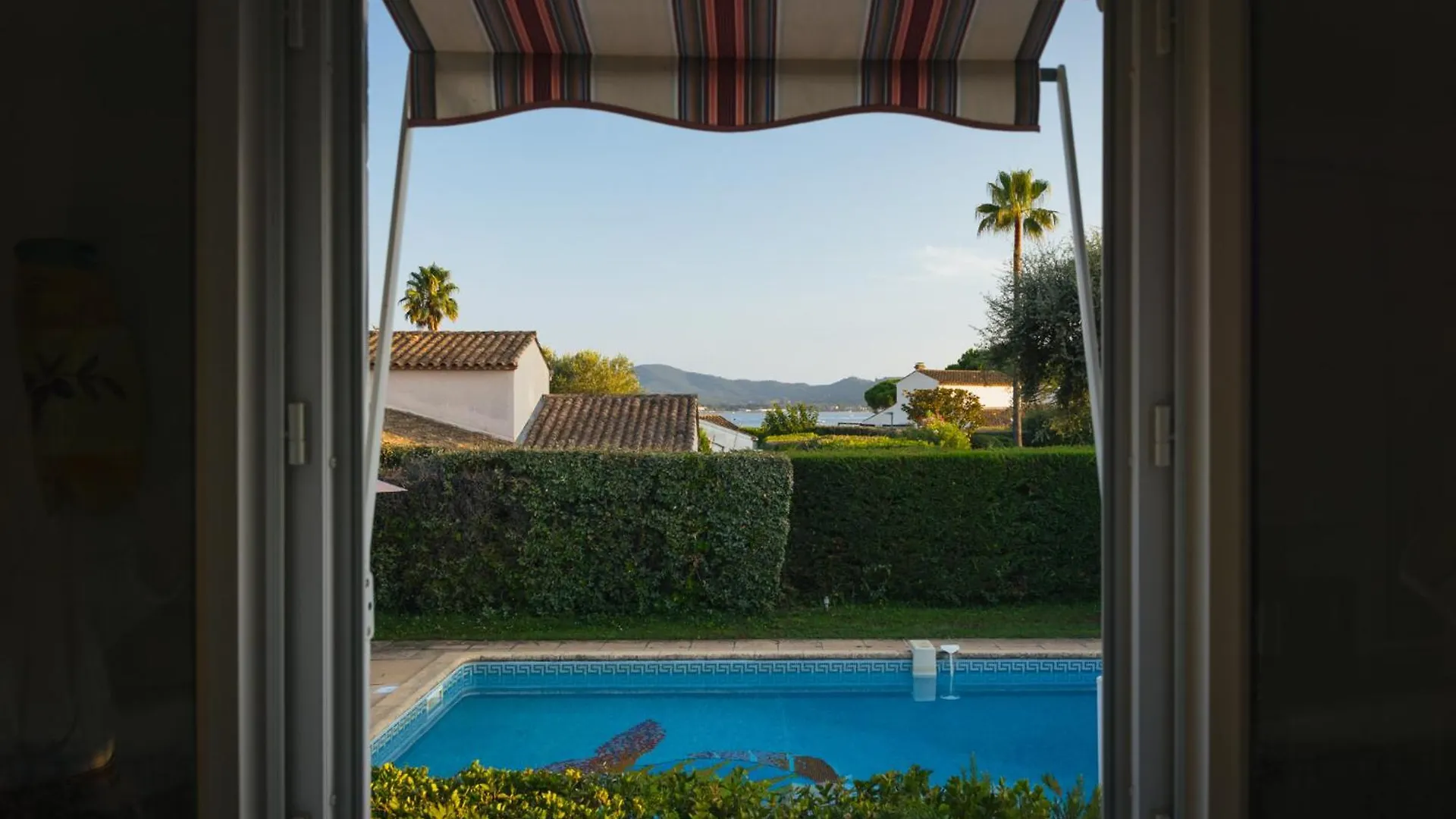 Villa 130M2, Near St-Tropez, Direct Beach Access Grimaud
