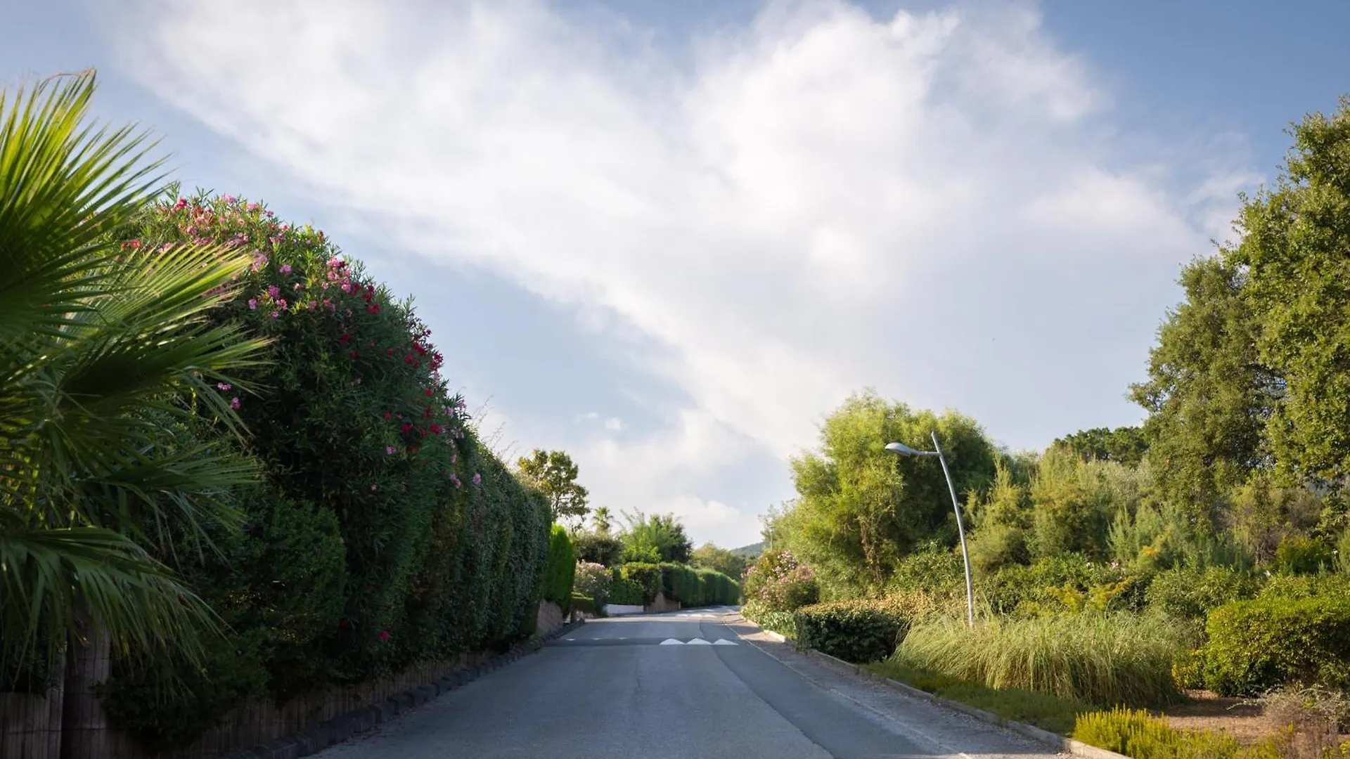 גרימו Villa 130M2, Near St-Tropez, Direct Beach Access